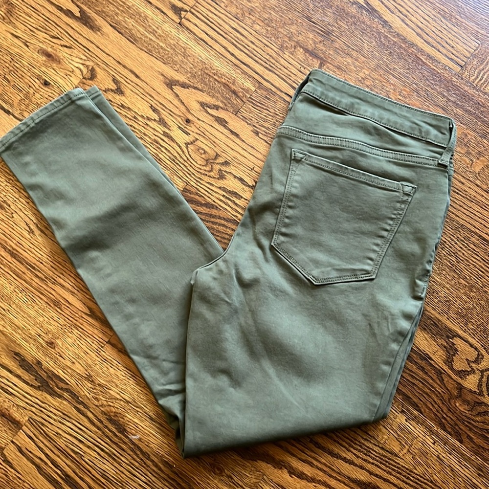 Old Navy Rockstar Mid-rise Green Jeans 12Reg